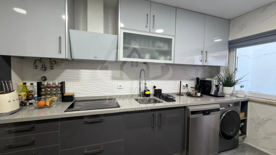 Apartamento T2 para Venda em Póvoa de Santa Iria e Forte da Casa Foto 10