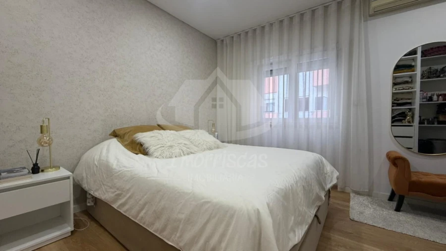 Apartamento T2 para Venda em Póvoa de Santa Iria e Forte da Casa Foto 18