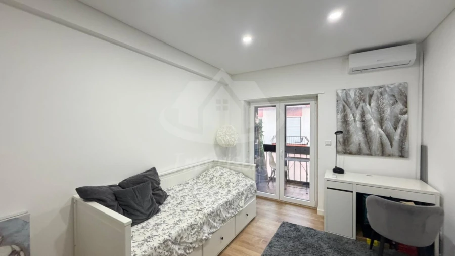 Apartamento T2 para Venda em Póvoa de Santa Iria e Forte da Casa Foto 22