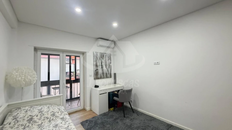 Apartamento T2 para Venda em Póvoa de Santa Iria e Forte da Casa Foto 23