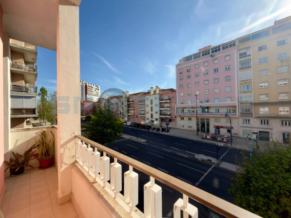 Apartamento T2 para Arrendamento em Alvalade Foto 10