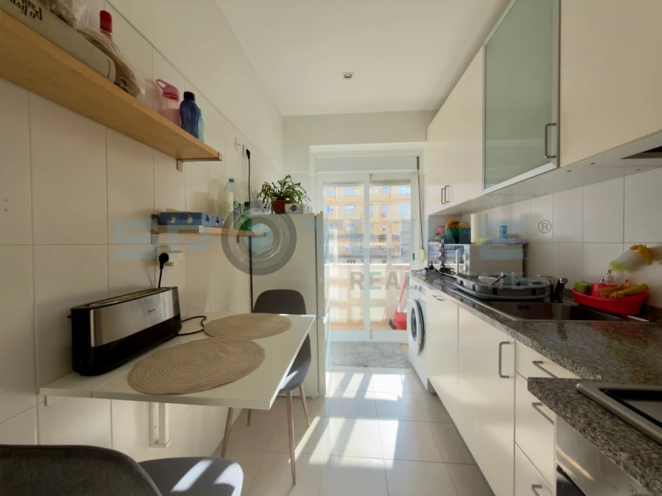 Apartamento T2 para Arrendamento em Alvalade Foto 12
