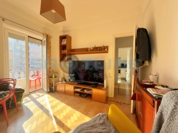 Apartamento T2 para Arrendamento em Alvalade