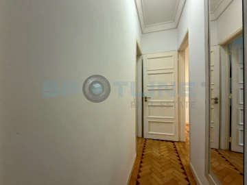 Apartamento T2 para Arrendamento em Alvalade