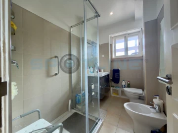 Apartamento T2 para Arrendamento em Alvalade