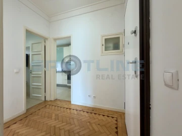Apartamento T2 para Arrendamento em Alvalade