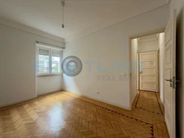 Apartamento T2 para Arrendamento em Alvalade