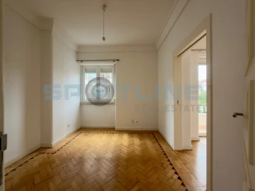Apartamento T2 para Arrendamento em Alvalade