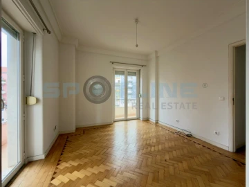 Apartamento T2 para Arrendamento em Alvalade