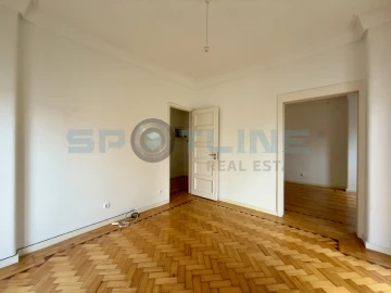 Apartamento T2 para Arrendamento em Alvalade