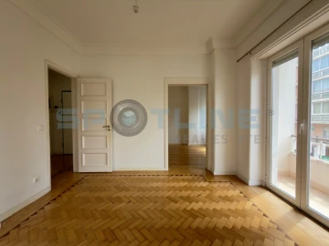 Apartamento T2 para Arrendamento em Alvalade