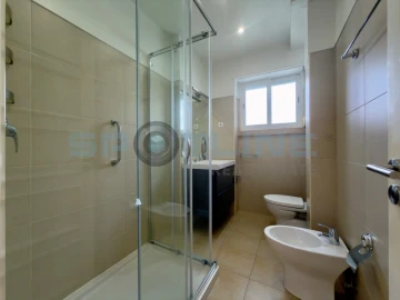 Apartamento T2 para Arrendamento em Alvalade
