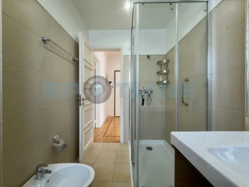Apartamento T2 para Arrendamento em Alvalade