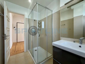 Apartamento T2 para Arrendamento em Alvalade