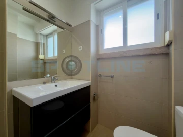 Apartamento T2 para Arrendamento em Alvalade