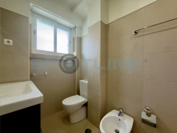 Apartamento T2 para Arrendamento em Alvalade
