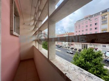 Apartamento T2 para Arrendamento em Alvalade
