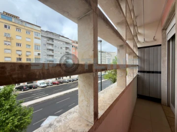 Apartamento T2 para Arrendamento em Alvalade