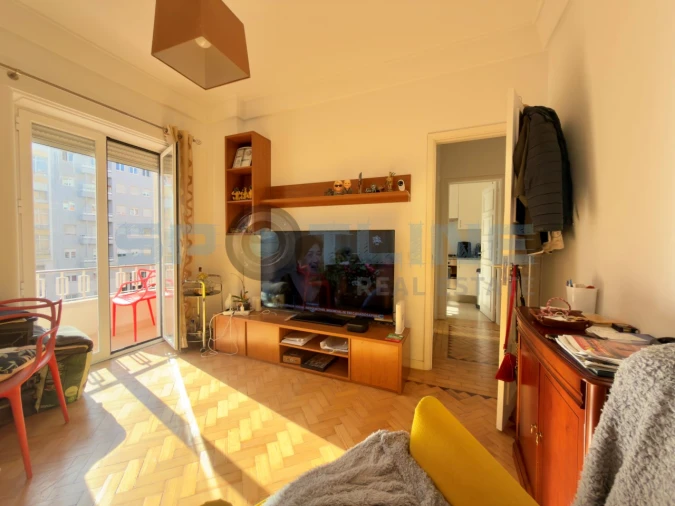 Apartamento T2 para Arrendamento em Alvalade Foto 6