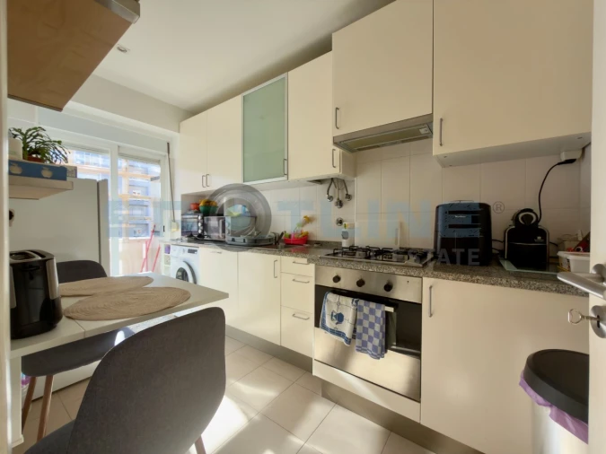 Apartamento T2 para Arrendamento em Alvalade Foto 11