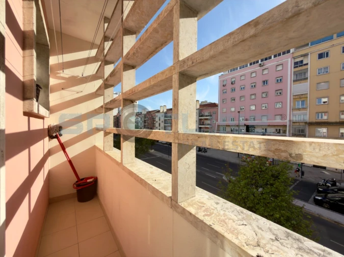 Apartamento T2 para Arrendamento em Alvalade Foto 15