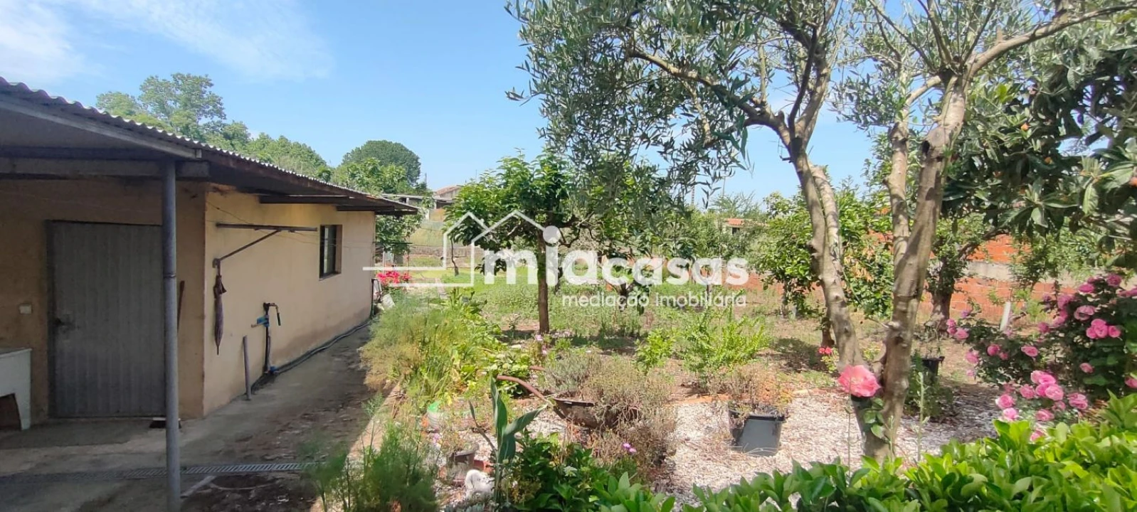 Moradia T4 para Venda em Oiã Foto 48