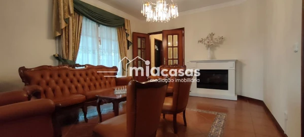 Moradia T4 para Venda em Oiã