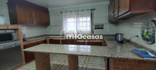 Moradia T4 para Venda em Oiã