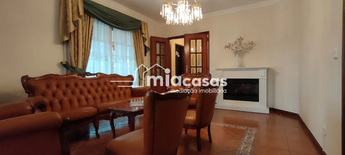 Moradia T4 para Venda em Oiã Foto 13