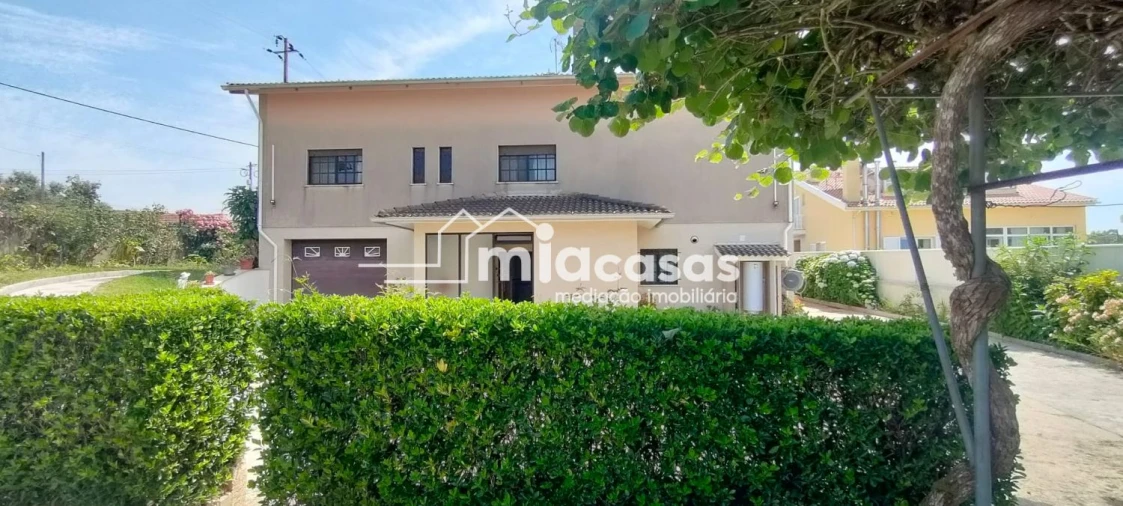 Moradia T4 para Venda em Oiã Foto 2