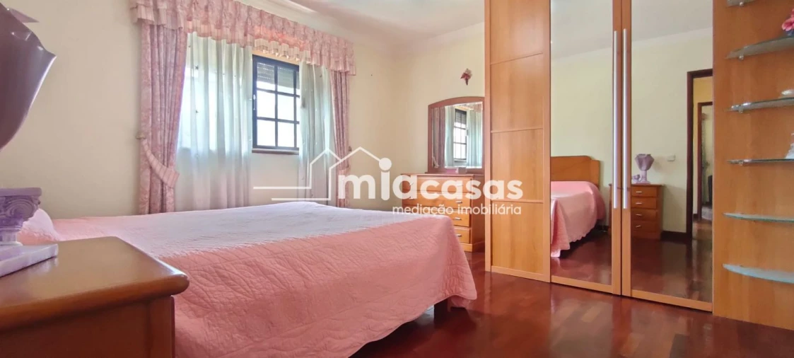 Moradia T4 para Venda em Oiã Foto 26