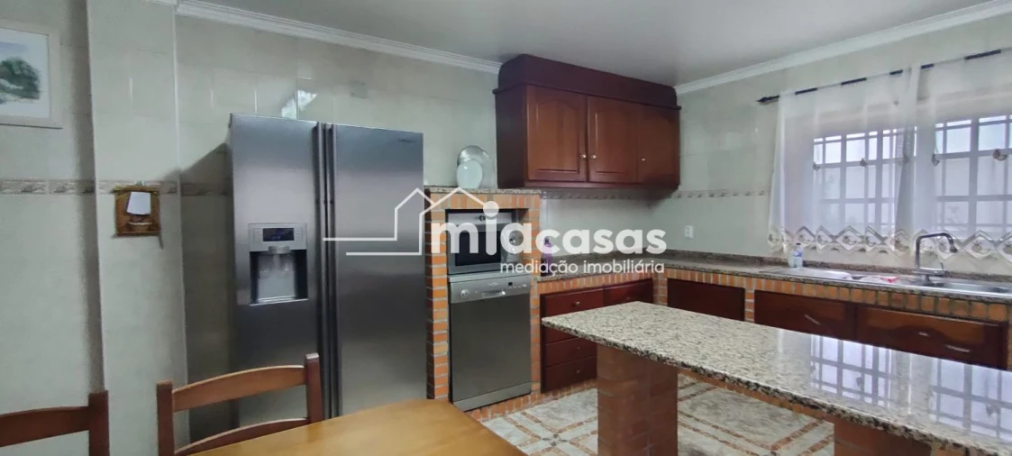 Moradia T4 para Venda em Oiã Foto 6