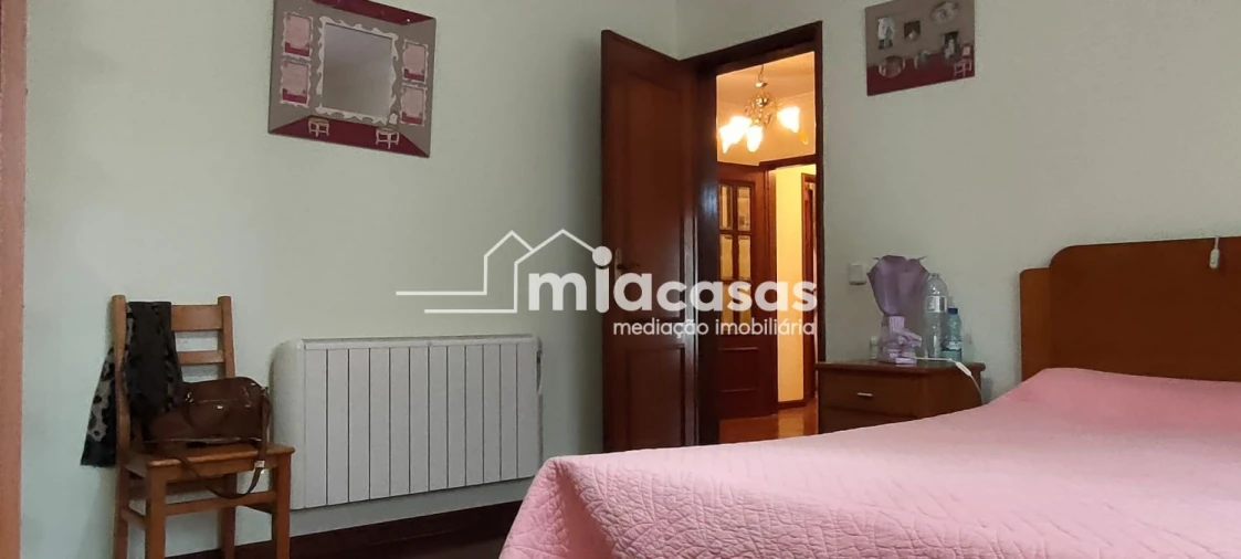 Moradia T4 para Venda em Oiã Foto 18