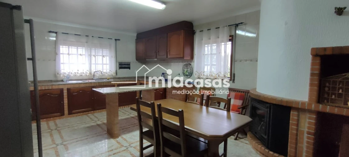 Moradia T4 para Venda em Oiã Foto 7