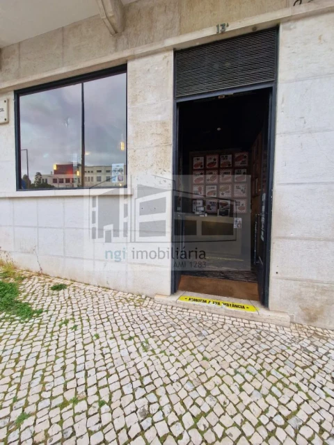Loja para Trespasse em Areeiro