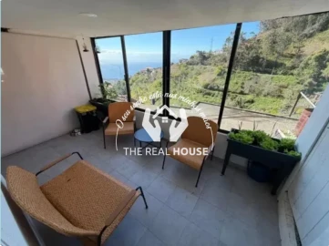 Moradia T5 para Venda em Estreito de Camara de Lobos