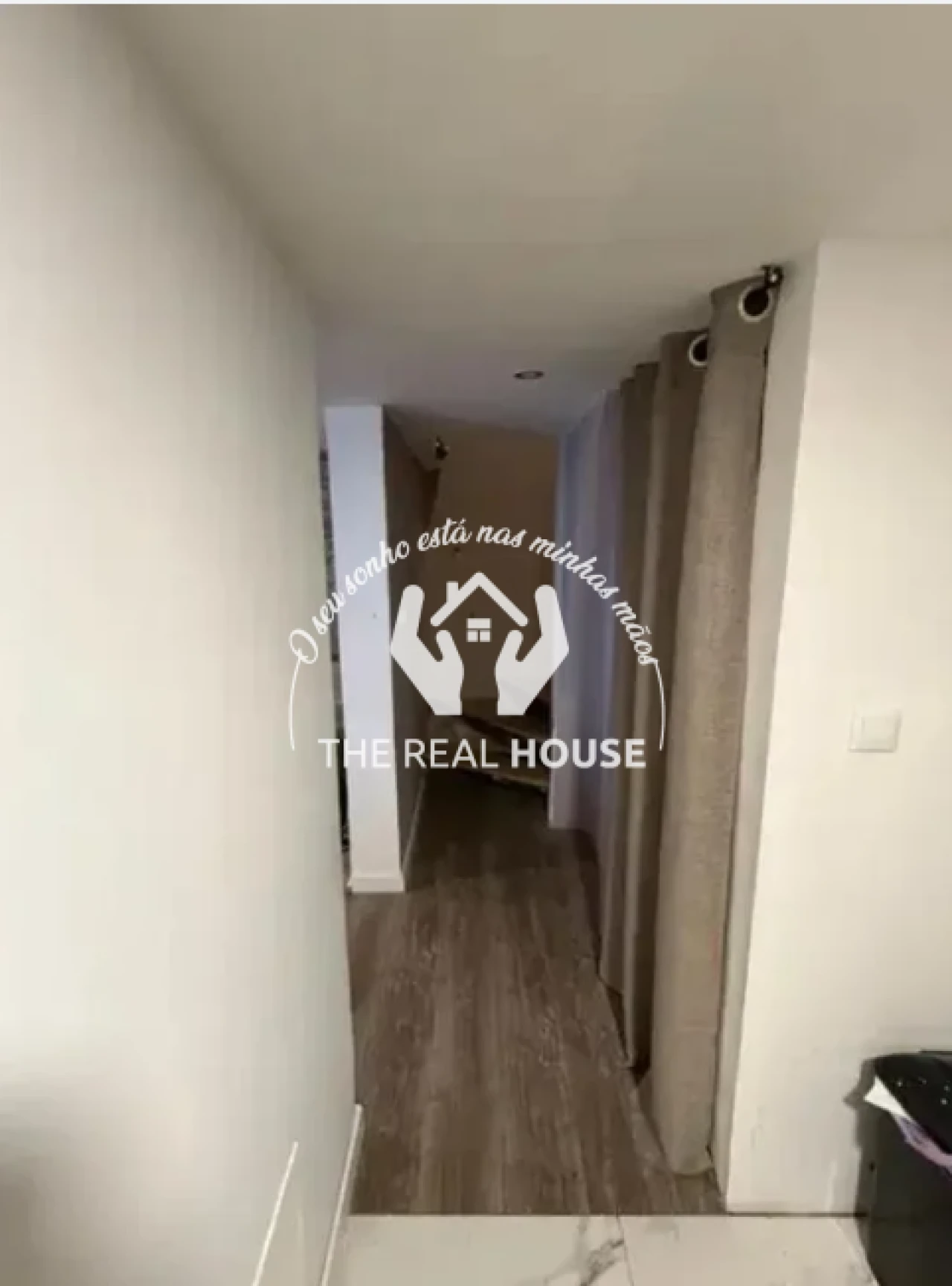 Moradia T5 para Venda em Estreito de Camara de Lobos Foto 13