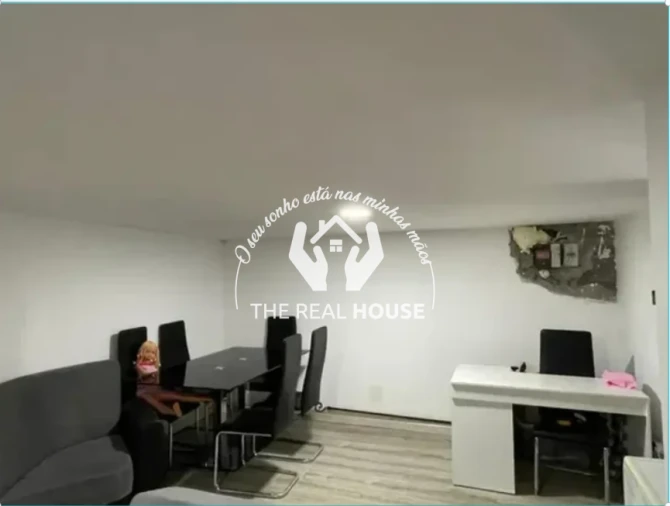 Moradia T5 para Venda em Estreito de Camara de Lobos Foto 6