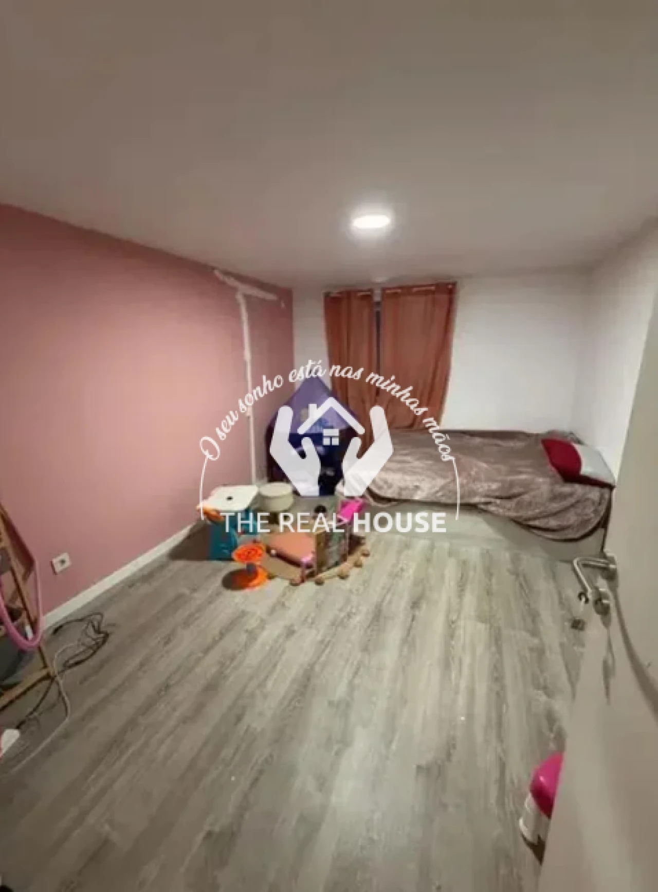 Moradia T5 para Venda em Estreito de Camara de Lobos Foto 11