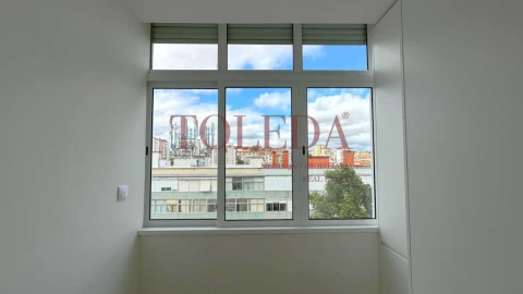 Apartamento T3 para Venda em Benfica