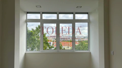 Apartamento T3 para Venda em Benfica