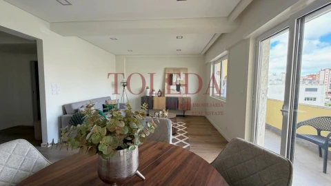 Apartamento T3 para Venda em Benfica