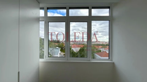 Apartamento T3 para Venda em Benfica