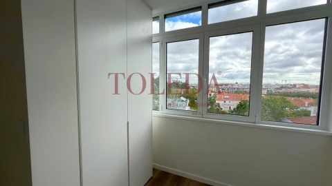 Apartamento T3 para Venda em Benfica