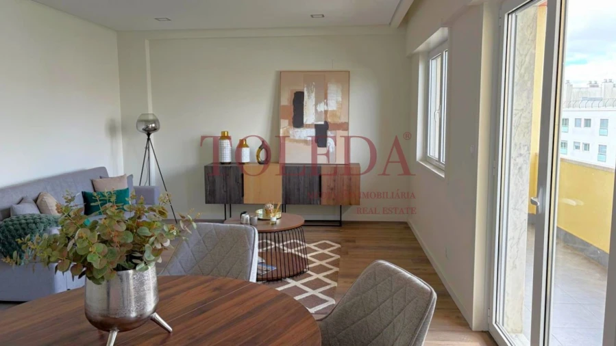 Apartamento T3 para Venda em Benfica Foto 2