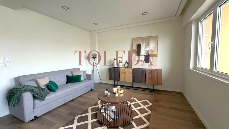 Apartamento T3 para Venda em Benfica Foto 3