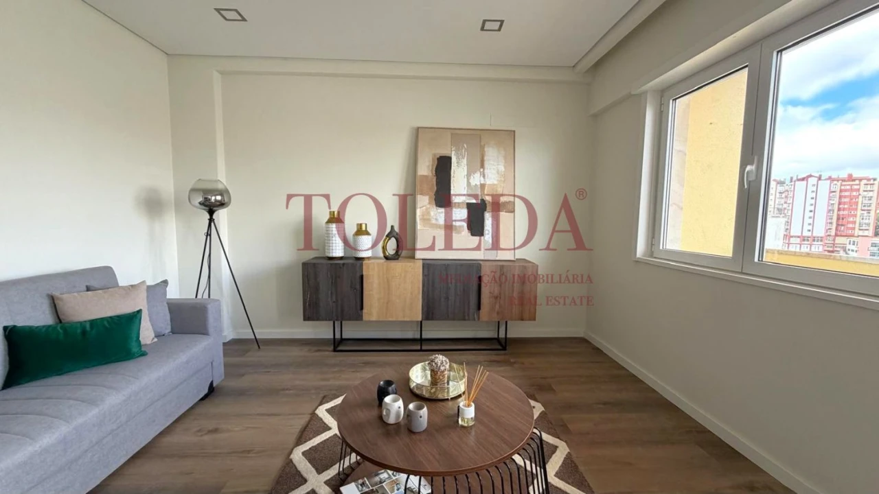Apartamento T3 para Venda em Benfica Foto 4