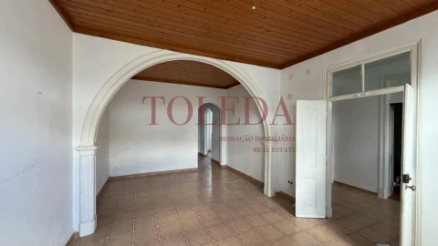 Moradia T5 para Venda em Azambuja