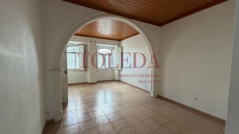 Moradia T5 para Venda em Azambuja