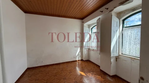 Moradia T5 para Venda em Azambuja